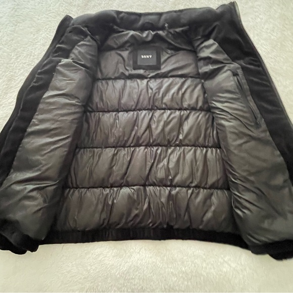Beautiful DKNY size L (unisex) velvet jacket brand new never worn - Picture 3 of 6